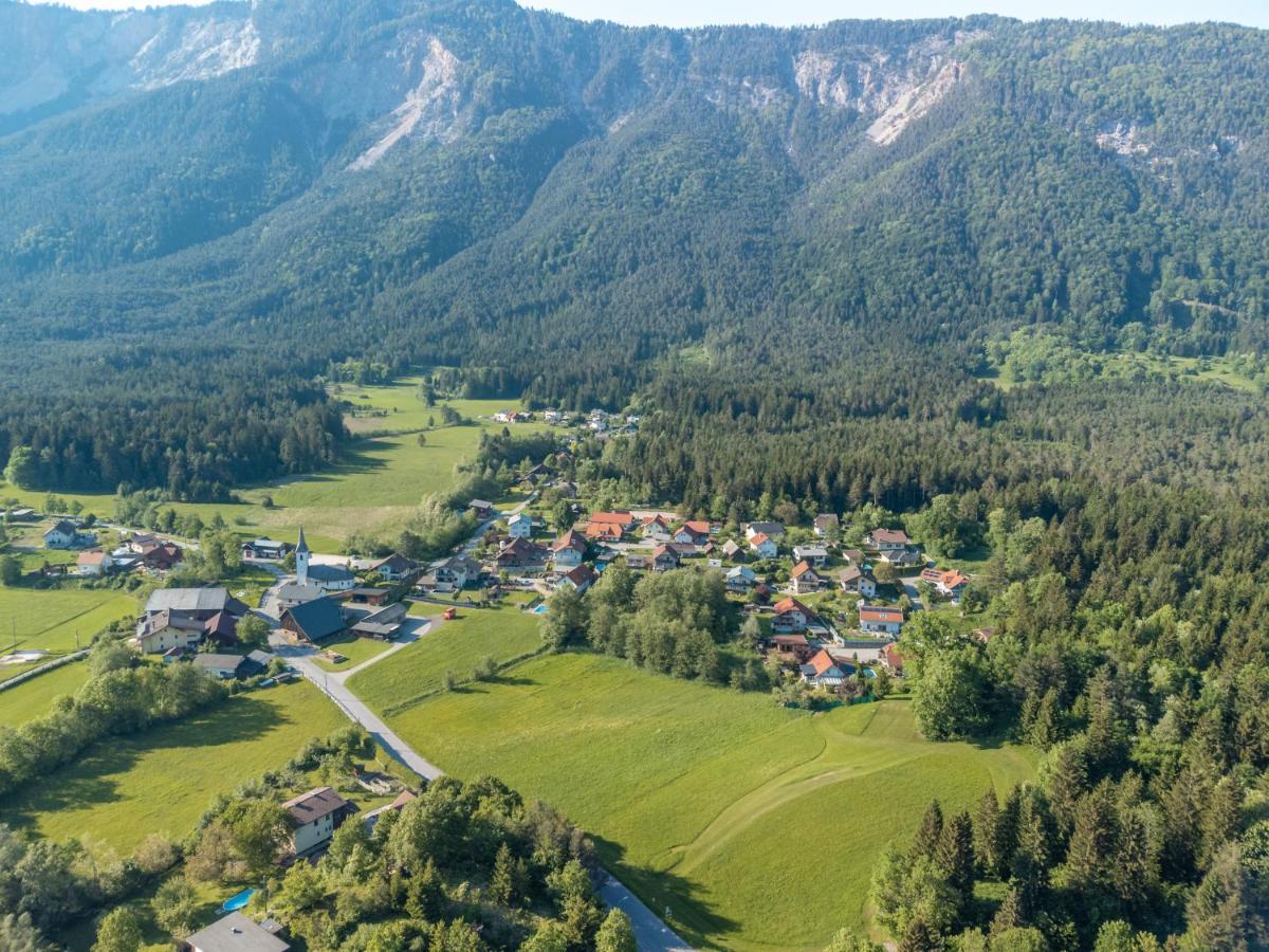 Ferienhaus Auszeit Natur Villach Bagian luar foto
